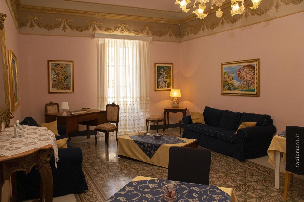 Bed & Breakfast Casa De Rollo Noto
