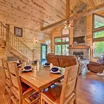 Creekside Broken Bow Cabin With Hot Tub And Fire Pit!