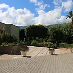 Casa Per Ferie Mons Antonino Celona