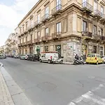 Catania Central Apartment With Terrace- Casa Mariella