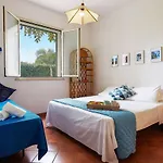 Casa Vacanza Ondablu Casesicule, On The Beach With Big Veranda And Wifi