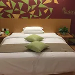 Vatica Xingtai Qiaoxi District Yongkang Street Technical College Hotel
