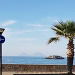 Casa Tranquilla E Luminosa Con Terrazzo A Due Passi Dal Mare