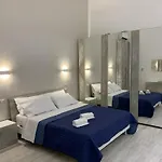 Moma'S House