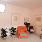 Apartment With Terrace In Ragusa