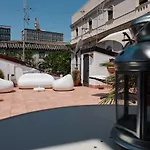 B&B Sekeles Suites And Spa