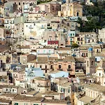 Charming Apartment In Ragusa With City View 70 M²
