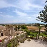 Charming Villa In Pozzallo With Private Pool