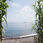 Case Sulla Spiaggia Di Santa Marina Salina
