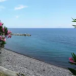 Case Sulla Spiaggia Di Santa Marina Salina
