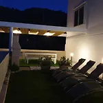 Villa La Vista - By Vacation Service