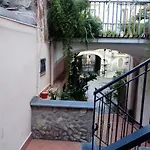Trinacria Apartments