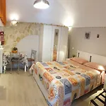 Giovanni S Little House