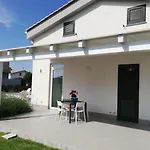 Dorothy House