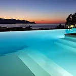 Villa Piscina Sul Mare, Heated Pool