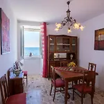 Maniace Sea View Apartment By Ortigia Apartments