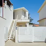 House On The Beach - Isulatravel