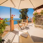 Chalet Vista Mare A Taormina Con Parcheggio Paolone House