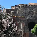 Casa Ega E La Rotonda: Bellissimi Monovani Nel Cuore Di Catania