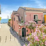Ancient Residence Overlooking The Sea With Garden