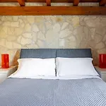Villa Ognina Dependances With Pool By Wonderful Italy