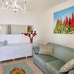 Apartment In Taormina With Garden
