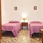 Ruhige & Grosszuegige Ferienwohnung In Sizilien