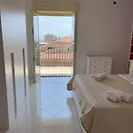 Al Centro Di Aci