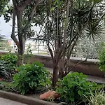 Colazione In Giardino Con Vista Mare