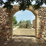 Rustic Farmhouse In Noto With Swimming Pool