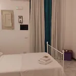 Vicolo Stretto