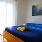 Rooms Guitgia