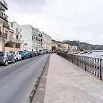 Giardini Naxos Lovely Flat In Front Of The Beach
