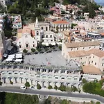 Deluxe Blue Holiday Home Taormina Sea Front