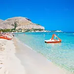 L'Arco Sul Mare