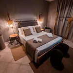 Omodei Rooms And Suite