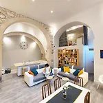 Quiet Loft In Ortigia