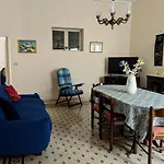Appartamento Marino Centro Storico Con Terrazza