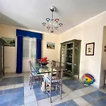 Villa Helios Il Soggiorno Ideale Per Una Vacanza A Due Passi Dal Mare