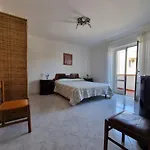 Villa Flora - With Sea View, 2 Minutes Walk To Beach
