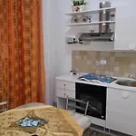 Roberto Guest House
