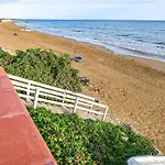 Cozy Home In Pozzallo With House A Panoramic View