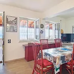 Cozy Home In Pozzallo With House A Panoramic View