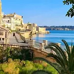 Spacious Apartment In Pozzallo 110M² With Pool And Sea View