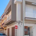 Beautiful Apartment In Pozzallo With Kitchen
