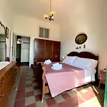 Papiro House