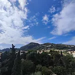 Attico In Centro Con Vista Mare E Monti!