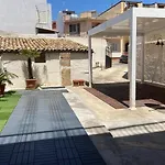 Casa indipendente con ampia veranda