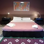 Inner City De Luxe Apartment