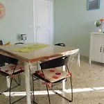 Appartamento In Villa A 100 Metri Dal Mare